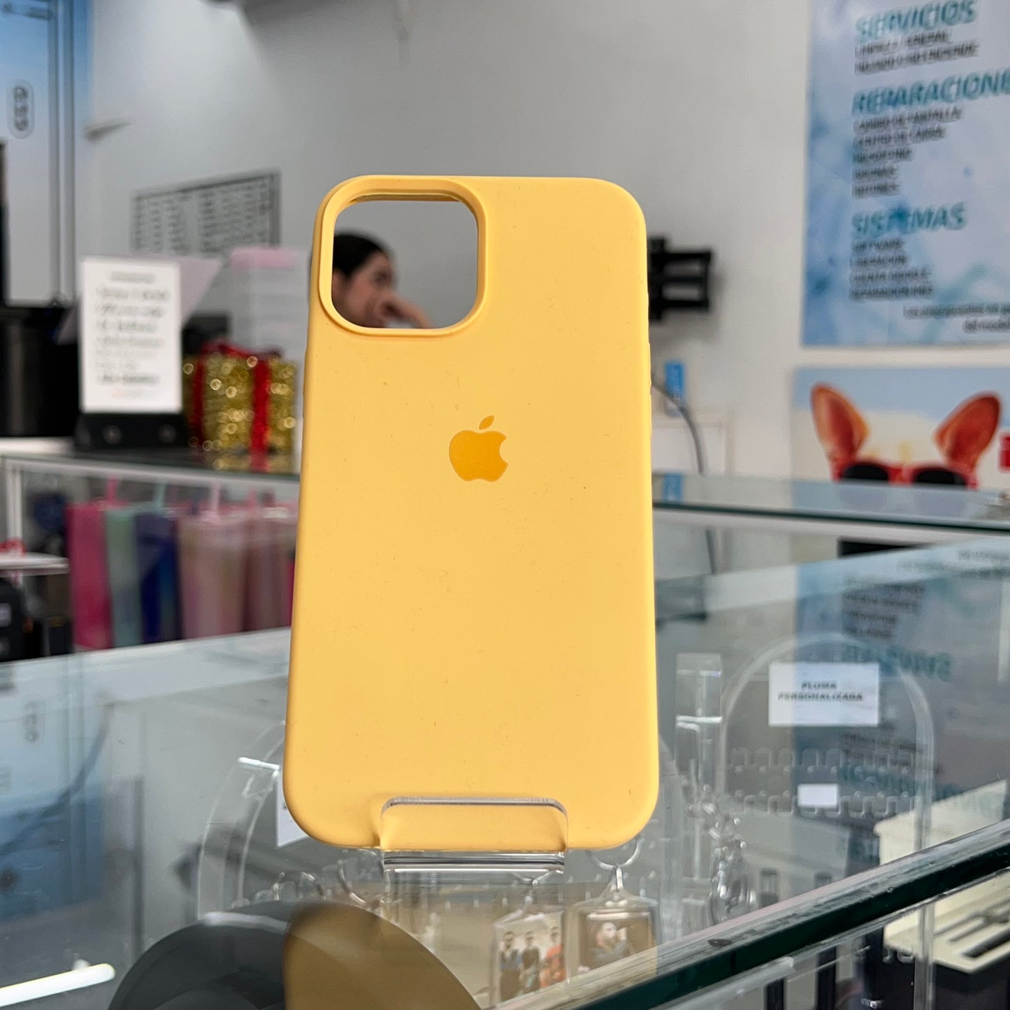 Funda Silicone Case Iph 12 Pro Max Amarillo